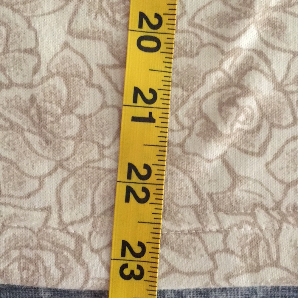 Classic Elements Top Size Small White Floral Shor… - image 7